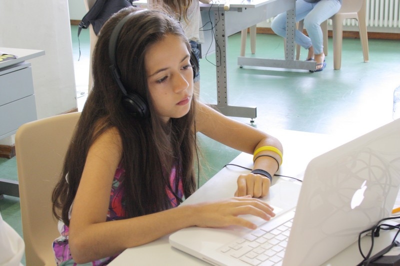 Village Camps International Summer Camp Leysin, Switzerland 2025-08-09 https://www.villagecamps.com/journals_admin/images/714-33-film (21).jpg
